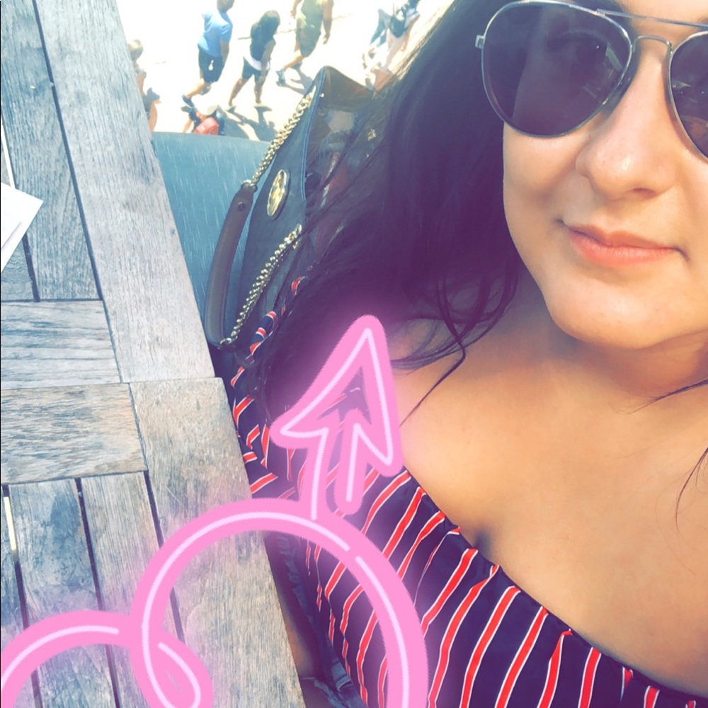 Meet your Posher, Rebecca